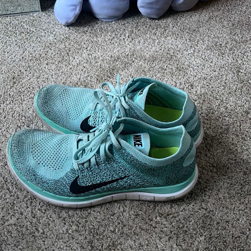 Women’s Nike Free Flyknit Shoes 💙